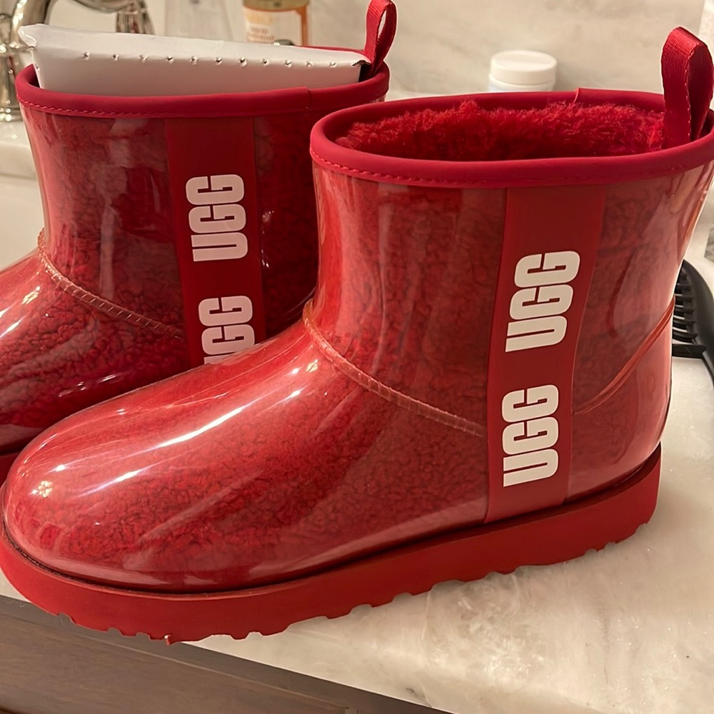 NWT red Uggs with pvc overlay size 9